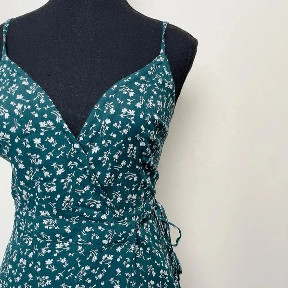 Abercrombie & Fitch Womens  Xsmall Green Ditsy Floral Wrap Dress - Picture 6 of 13